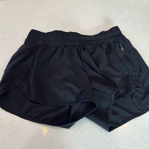 COPY - Lululemon women’s running short black 6